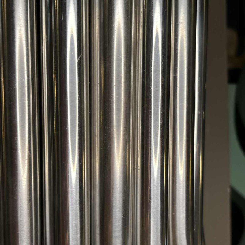 RAAK 'Concorde' paar wandlampen, 'orgelpijp' type in geborsteld aluminium, ca 1970