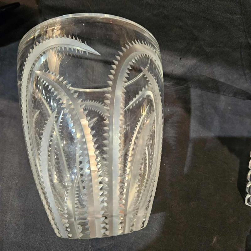 Daum "Posédonie" vase en cristal moulé incolore, milieu XXe s