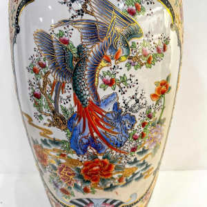 Grote Chinese vaas (92cm) gedecoreerd met vogels en bloemen, 20ste eeuw