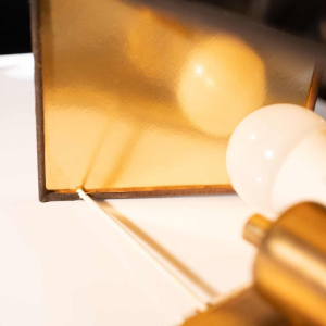 DEKNUDT, paar verguld messing wandlampen, Hollywood Regency stijl, ca 1970