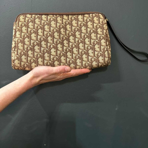 Dior bruin canvas tasje, met monogram