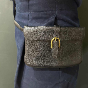 Delvaux, pochette-ceinture en cuir noir grainé