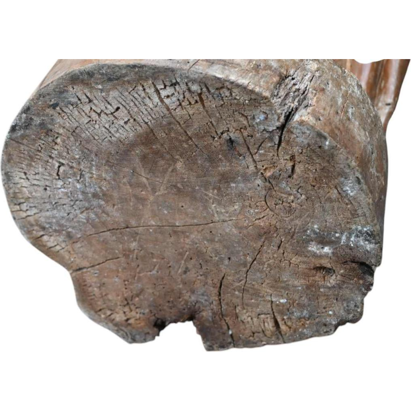 Sculpture d'un juge ou magistrat en bois fruitier, statue du XVIIe siècle