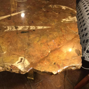 Etienne Allemeersch ( attribué à ), table basse en marbre " fossiles ", 1970