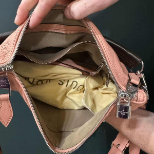 Louis Vuitton, sac en cuir monogramme vieux rose