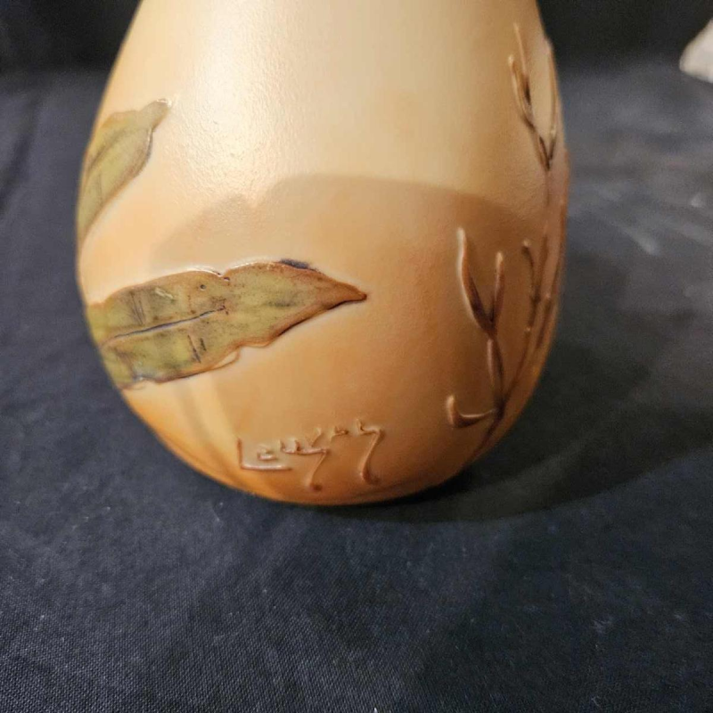 Legras, acid-etched glass vase, decorated with seaweed motifs, ca. 1900