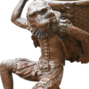 Sculpture en bronze d'un singe porteur habillé en Marquis, 19e siècle