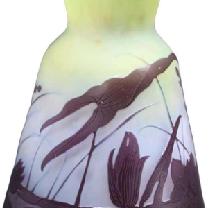 Emile Gallé, vase en pâte de verre Art Déco, décor 'Sauterelle', ca 1900 / 1920