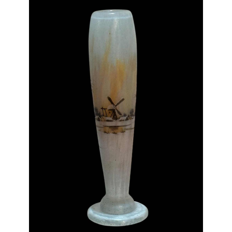Daum, vase en verre gravé émaillé Art Nouveau, époque 1900