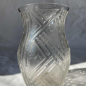 DAUM Nancy art deco vaas in gegraveerd glas