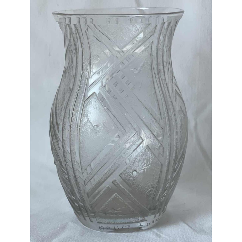 DAUM Nancy art deco vaas in gegraveerd glas