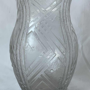 DAUM Nancy art deco vaas in gegraveerd glas