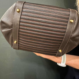 Delvaux, sac “Caraïbes“ cuir marron grainé et tressé