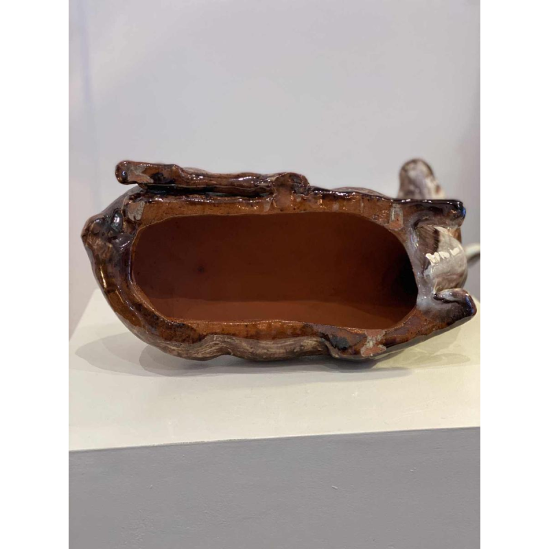 BAVENT, biche allongée à la tête relevée, sculpture en céramique, XXe s