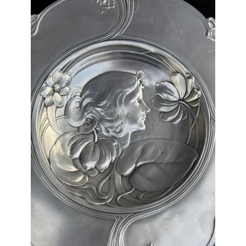 Achille Gamba, plat / assiette en étain Art Nouveau, ca 1900