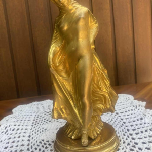 Benedetto Boschetti (Roma) "Femme au drapé" sculpture en bronze doré