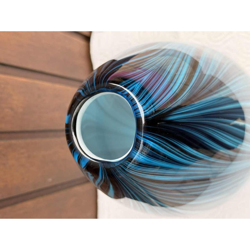 Glazen vaas, blauw pauwenveer ontwerp, ca 1980