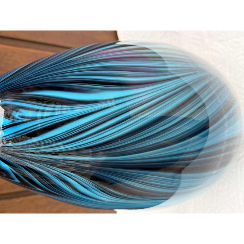 Glazen vaas, blauw pauwenveer ontwerp, ca 1980