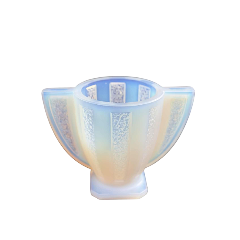 Cesari, vase / coupe Art Déco en verre opalescent, ca 1930