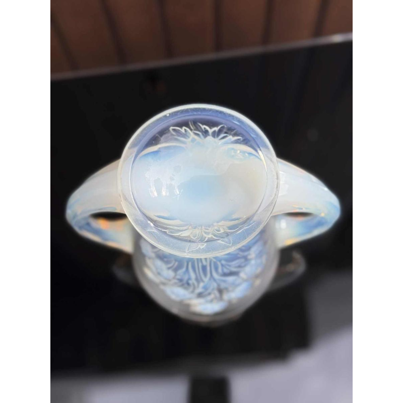 Verlys, vase Art Déco en verre opalescent pressé moulé, ca 1930
