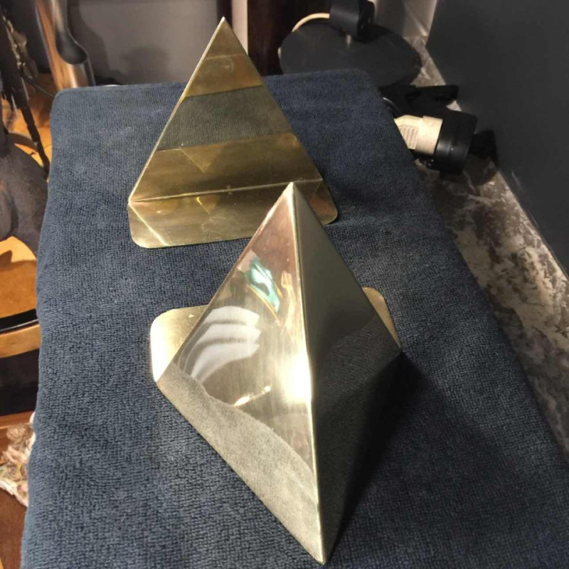 "Prisms", pair of bookends, design Cubist Modernist, brass, circa 1950
