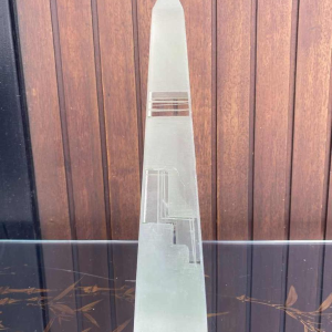 Obélisque en cristal Art Déco signé Anatole Riecke