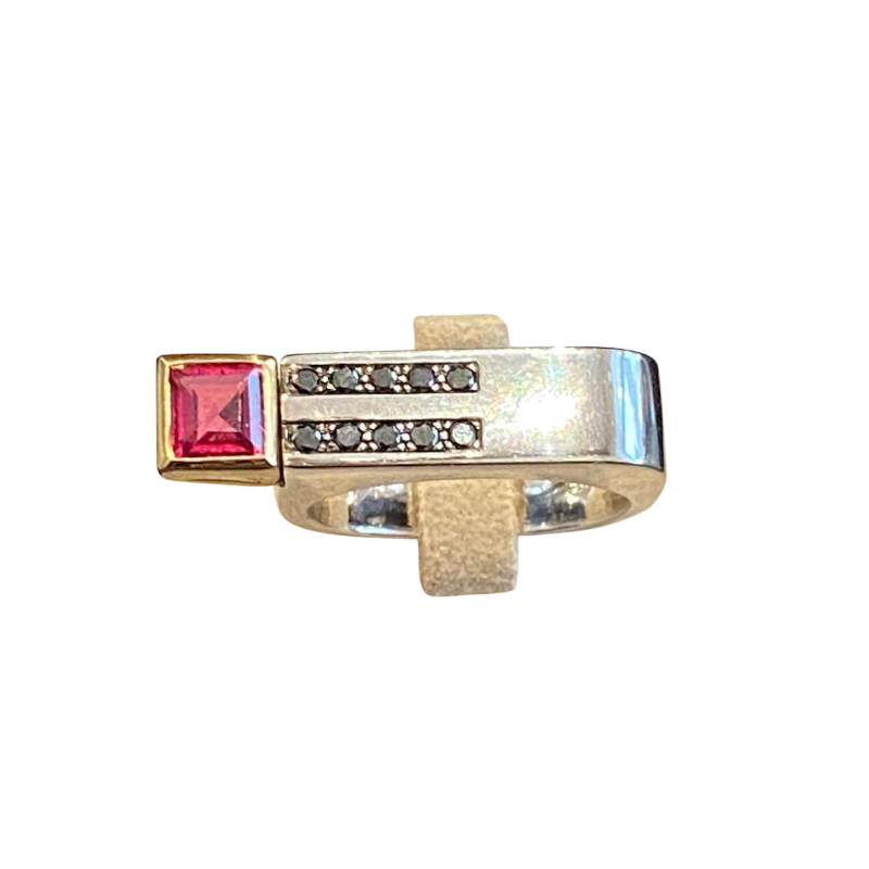 Janine Renard, modernist ring in two types of gold, black diamonds & rhodonite, 21st century