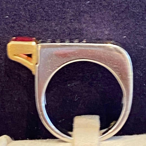 Janine Renard, modernist ring in two types of gold, black diamonds & rhodonite, 21st century