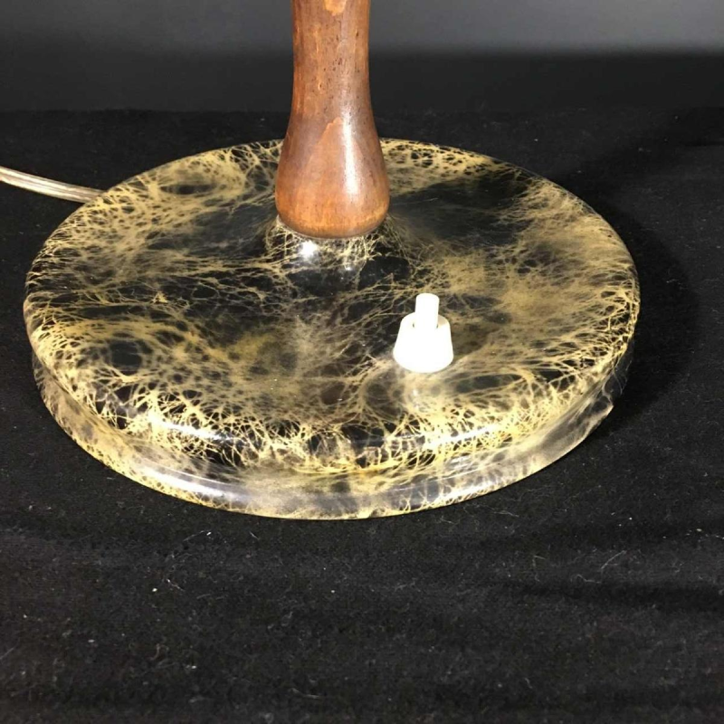 Lampe à poser / de Bureau vintage, bois et métal laqué façon marbre, circa 1950