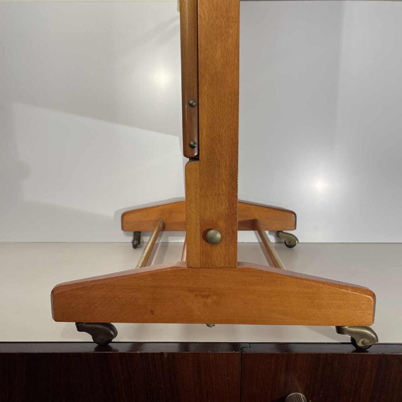 Ico & Luisa Parisi for Fratelli Reguitti, walnut wood & brass valet stand, ca 1960