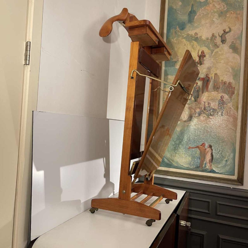 Ico & Luisa Parisi for Fratelli Reguitti, walnut wood & brass valet stand, ca 1960