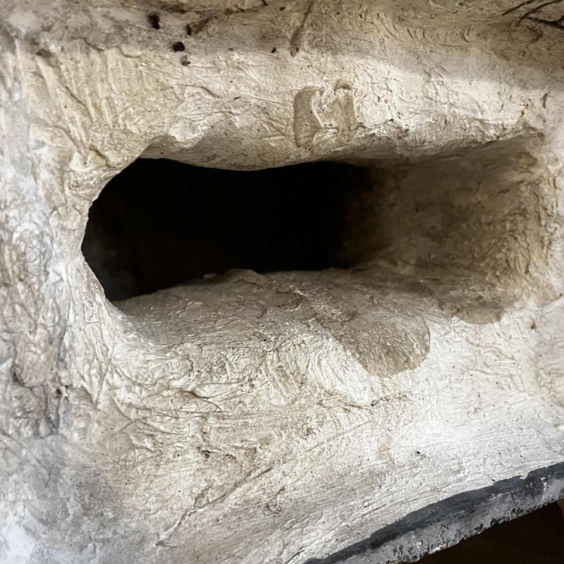 Grote sculptuur van een valk 'Horus' in gips met een grijs arduinen patina, 20e eeuw