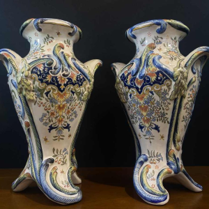 Paar grote aardewerk vazen uit Desvres van Jules Verlingue, ca 1900 Art Nouveau
