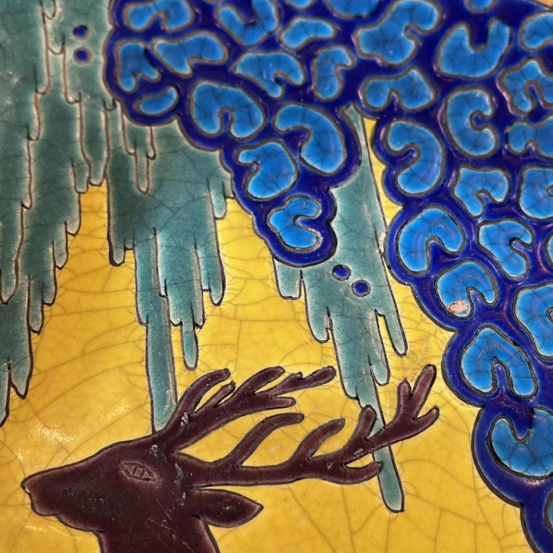 EMAUX DE LONGWY, Art Deco Dierlijk Decor Keramische Hertenschotel, ca 1930