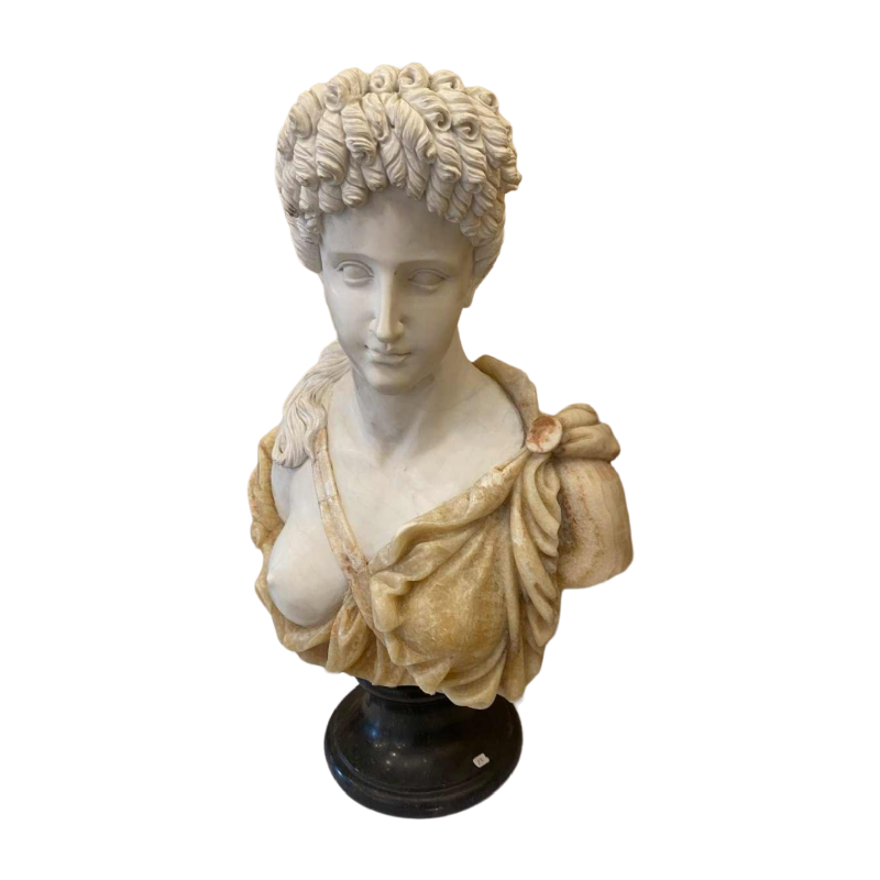 Grote anonieme marmeren buste van een vrouw uit de jaren 1900