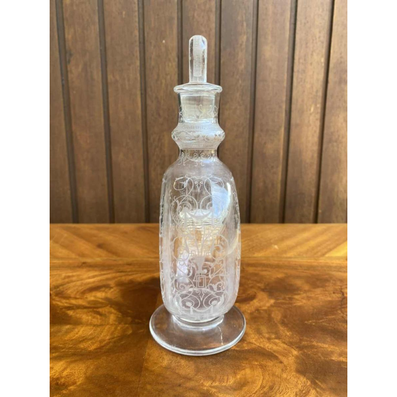 Baccarat "Michelangelo" carafe en cristal, décor gravé