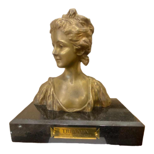 Sculpture en bronze signée Georges Van Der Straeten