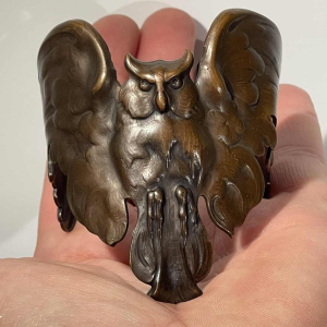 Art Nouveau “Owl with outstretched wings” bracelet, bronze with copper patina, late 19th century