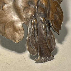 Bracelet Art Nouveau “Chouette aux ailes déployées“ bronze patine cuivre, fin XIXe s