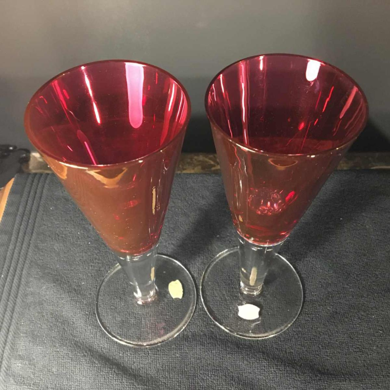 VAL SAINT LAMBERT, Paire de Verres de mariage rouges, 19ème siècle