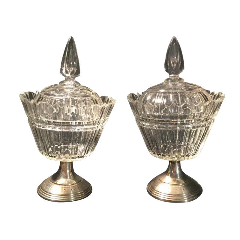 Vonèche of Zoude, paar kristallen drageoirs, massief zilveren poten, circa 1850
