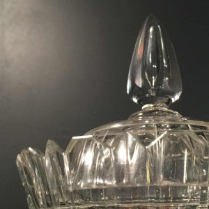 Vonèche ou Zoude, paire de drageoirs en cristal, pieds argent massif, vers 1850