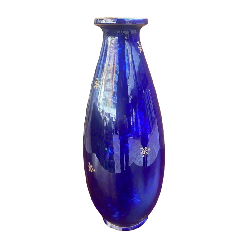 Grand vase signé en porcelaine de Sèvres, couleur bleu nuit, 20ème siècle