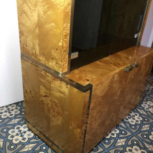 Jean-Claude Mahey 'Signature' pour Roche Bobois, 3 vitrines bibliothèques étagères, loupe noyer et laiton, 1970s