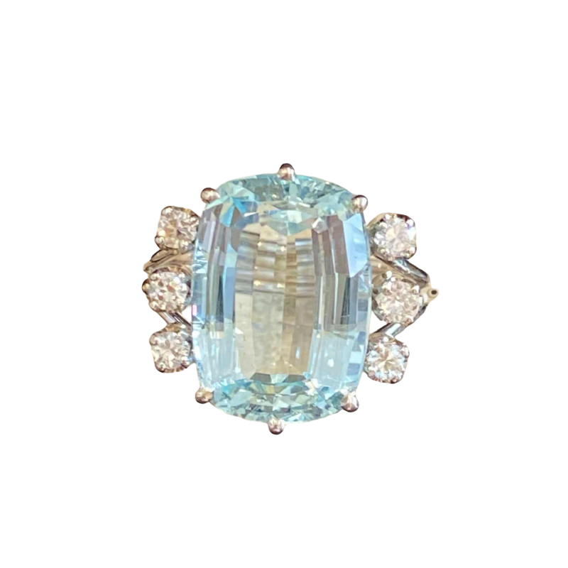 Witgouden cocktailring, ovaal geslepen aquamarijn & diamanten, ca 1960