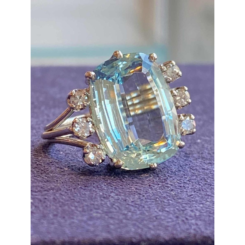 Bague cocktail or gris, aigue-marine taille ovale & diamants, ca 1960