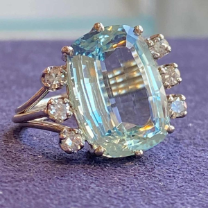 White gold cocktail ring, oval-cut aquamarine & diamonds, ca 1960
