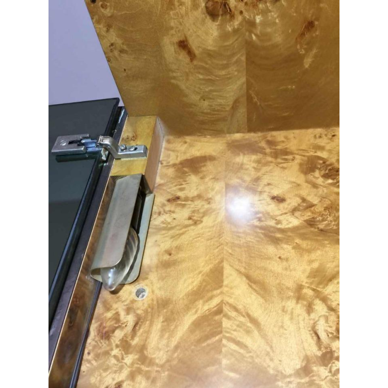 Jean-Claude Mahey 'Signature' pour Roche Bobois, 3 vitrines bibliothèques étagères, loupe noyer et laiton, 1970s