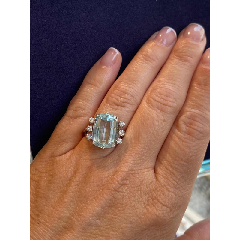 Bague cocktail or gris, aigue-marine taille ovale & diamants, ca 1960