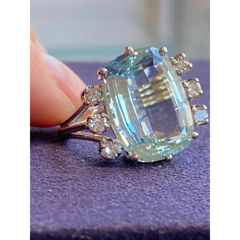 Bague cocktail or gris, aigue-marine taille ovale & diamants, ca 1960